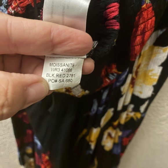 Band Of Gypsies Bristol Split Leg Jumpsuit In Black
& Multicolor Floral Print S - Picture 9 of 16